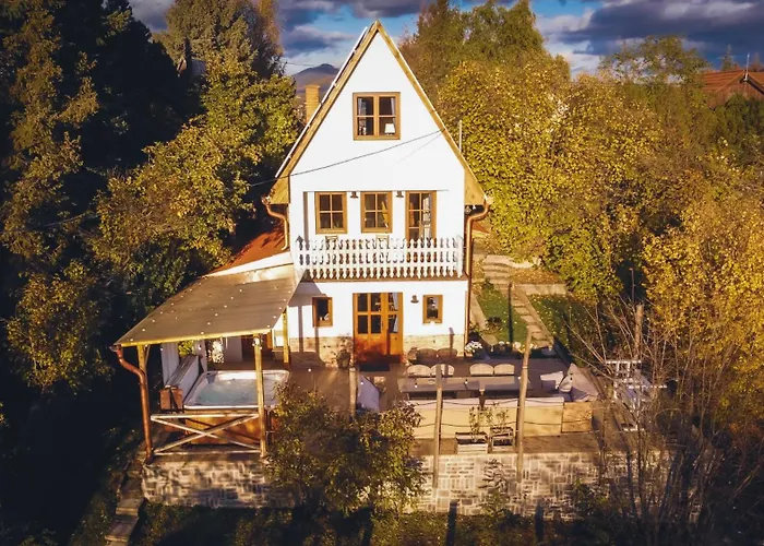 Egercottages - Bikaver Cottage
